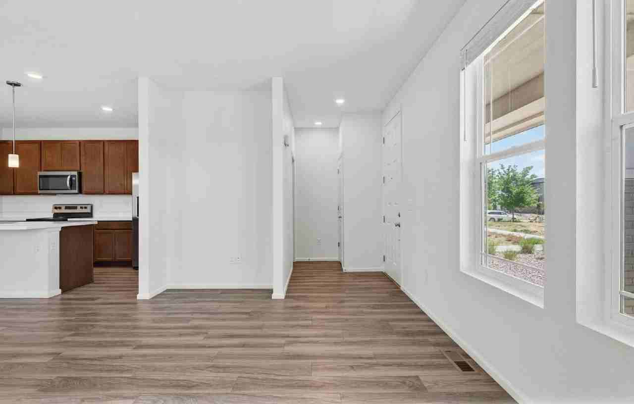 6361 N Malaya St - Photo 4 of 42