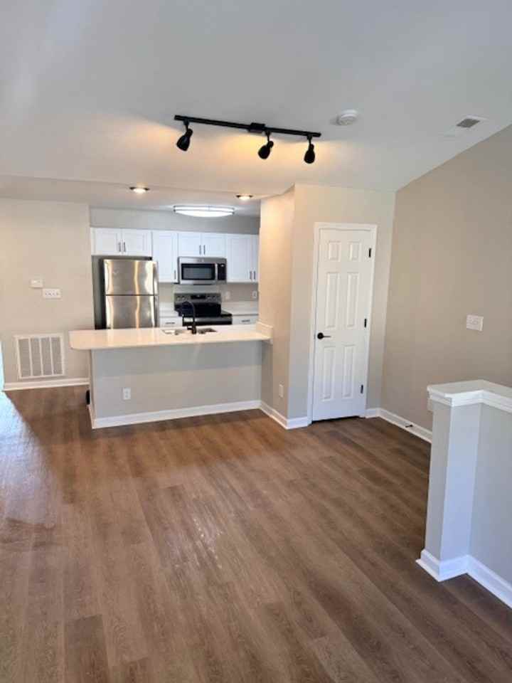 Pinebrook Apartments - Photo 5 of 45