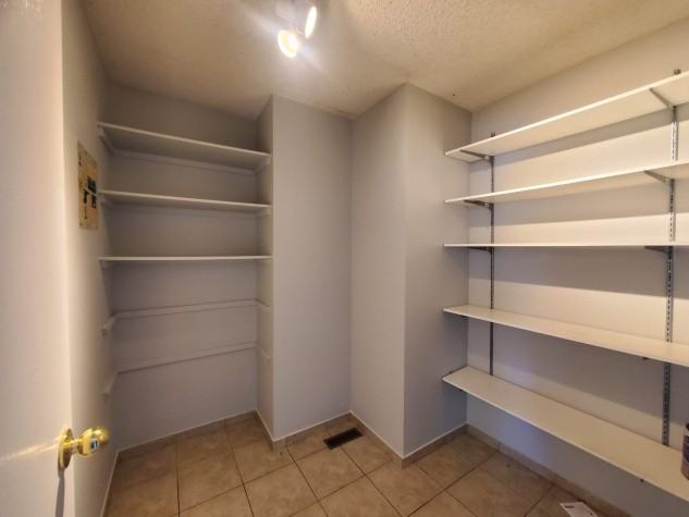 Lovley 3 Bedroom Duplex Located in Sylvan Lake!! - Photo 5 of 11