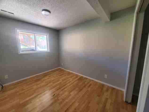 Lovley 3 Bedroom Duplex Located in Sylvan Lake!! - Photo 7 of 11