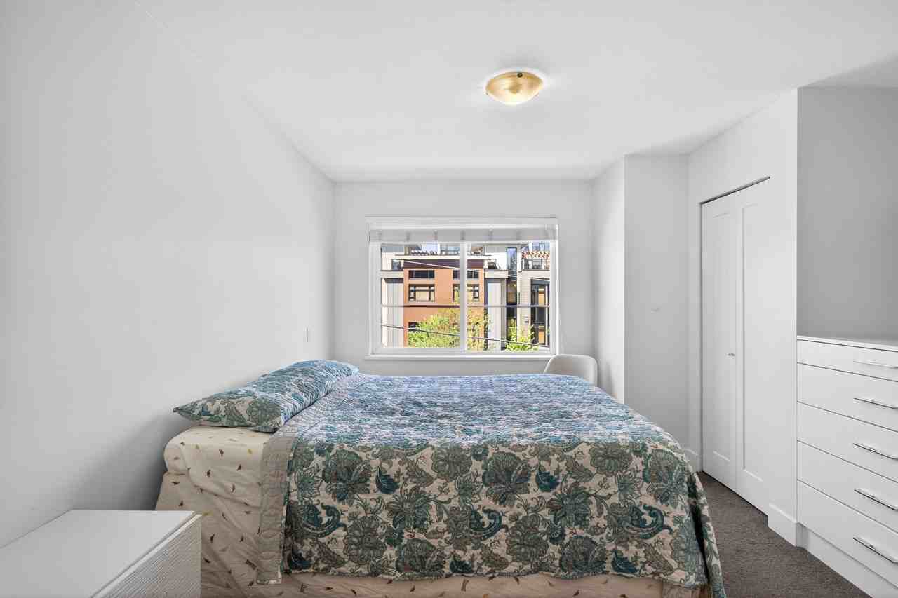 8570 204 St - Photo 3 of 40