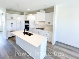 featured image of 1016 Coalbrook Gate W