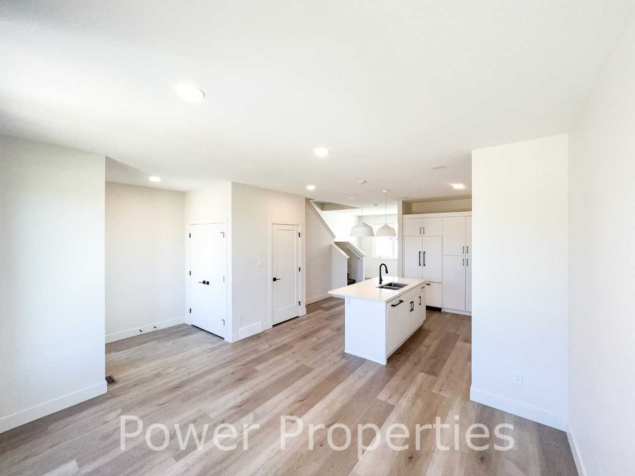 1016 Coalbrook Gate W - Photo 3 of 27