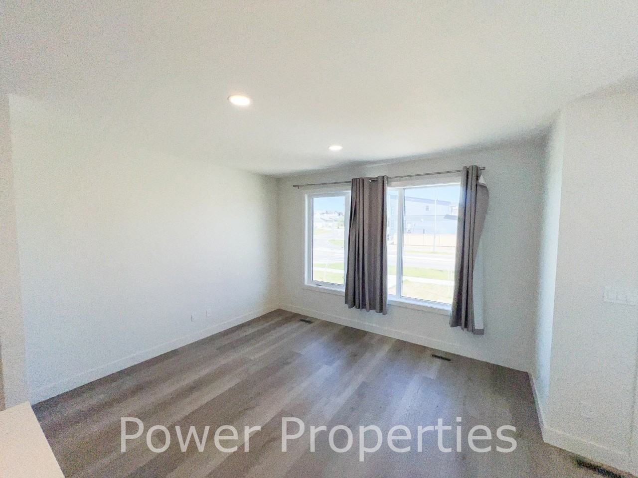 1016 Coalbrook Gate W - Photo 6 of 27
