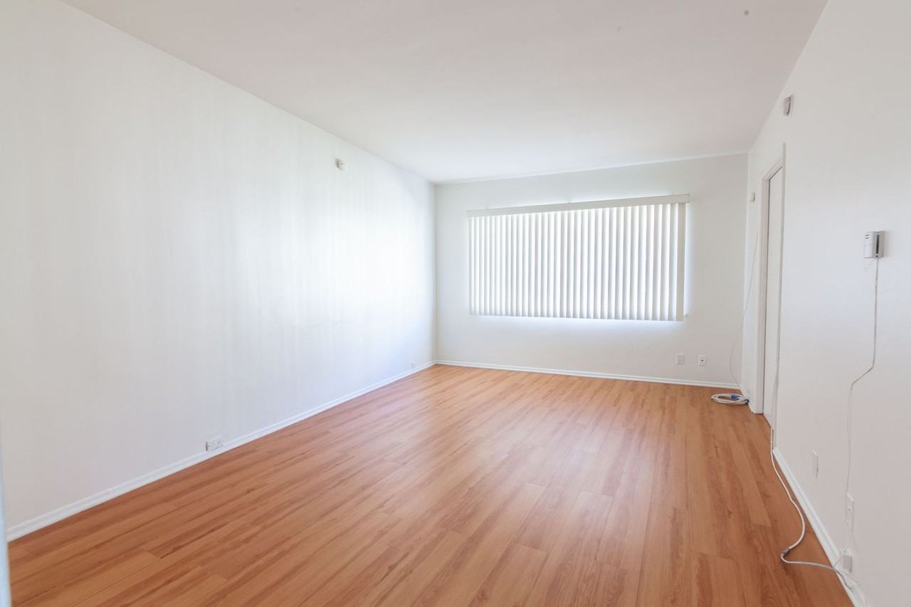 Levering Arms Apartments - Photo 3 of 39