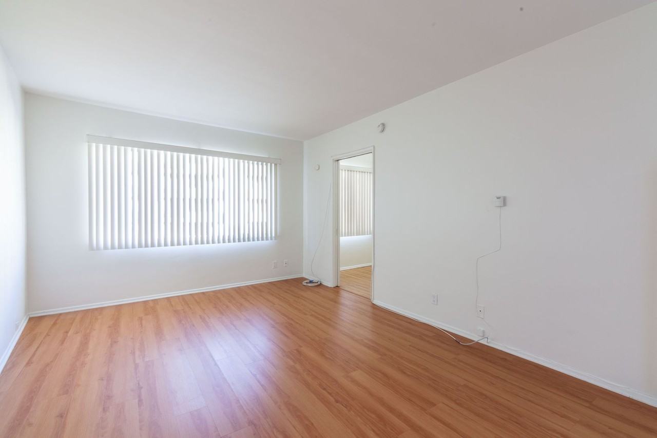 Levering Arms Apartments - Photo 5 of 39