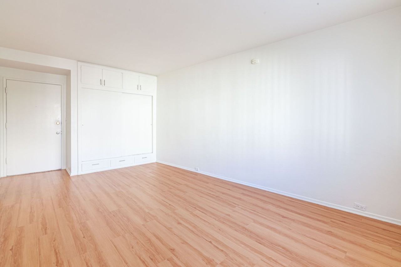 Levering Arms Apartments - Photo 6 of 39