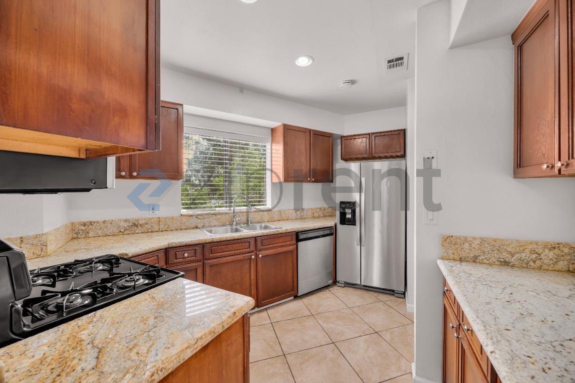 4239 Massachusetts Ave - Photo 5 of 16
