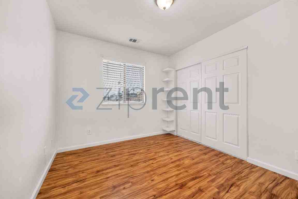 4239 Massachusetts Ave - Photo 7 of 16