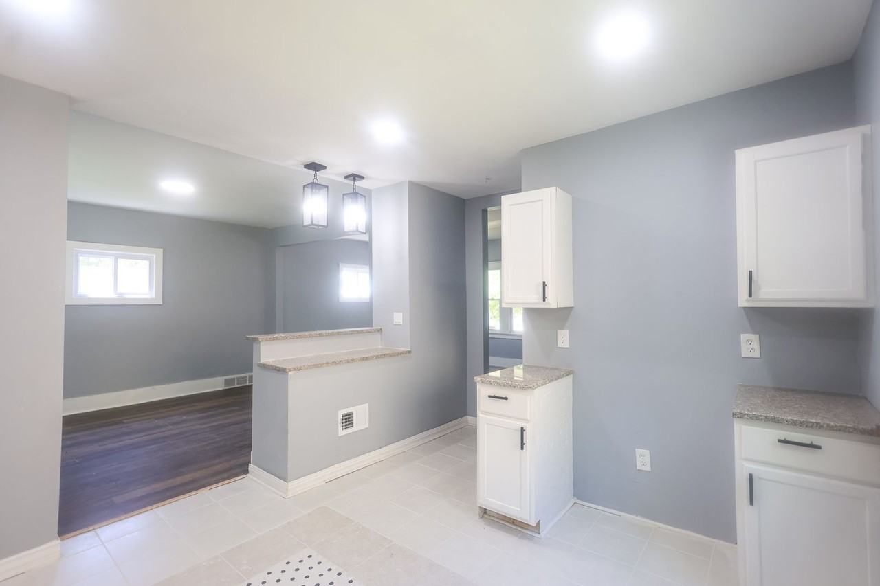 3529 E 106th St - Photo 7 of 27