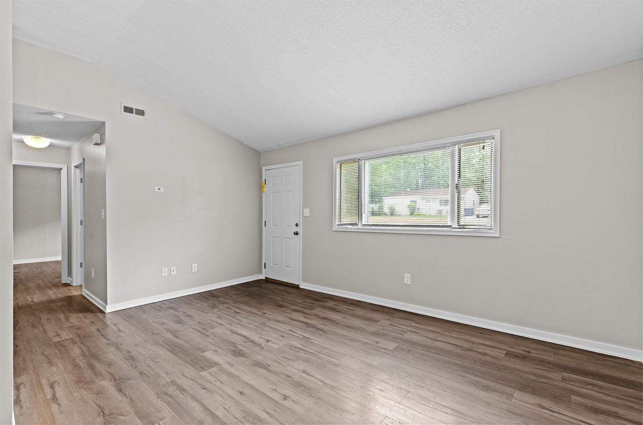 1415 Plaza Pl - Photo 2 of 18