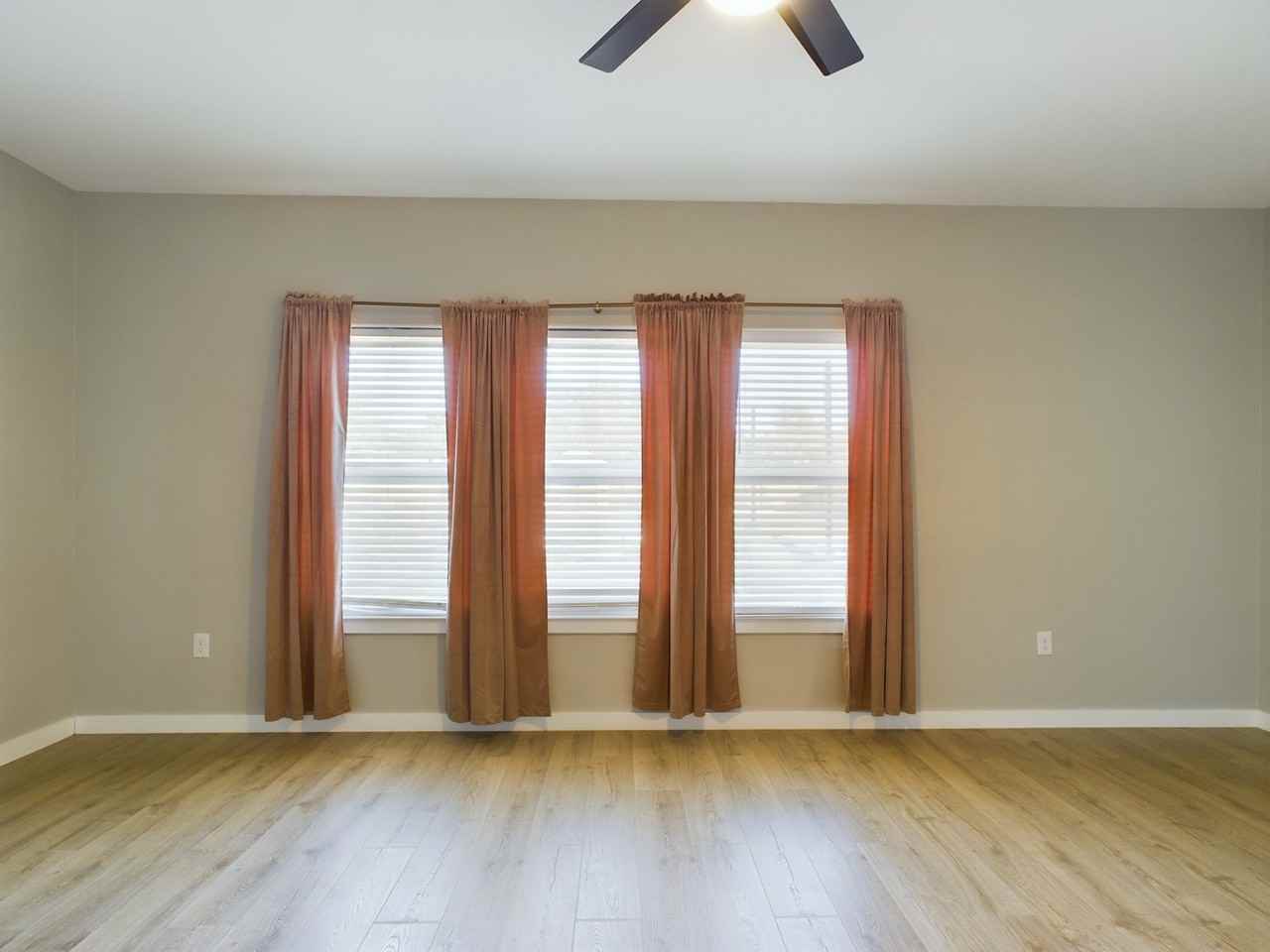 102 Feather Way - Photo 3 of 34