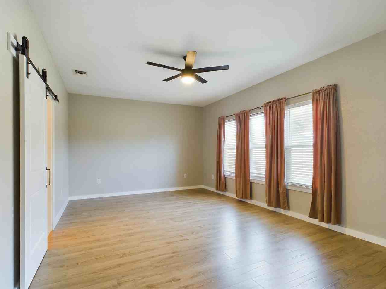 102 Feather Way - Photo 2 of 34