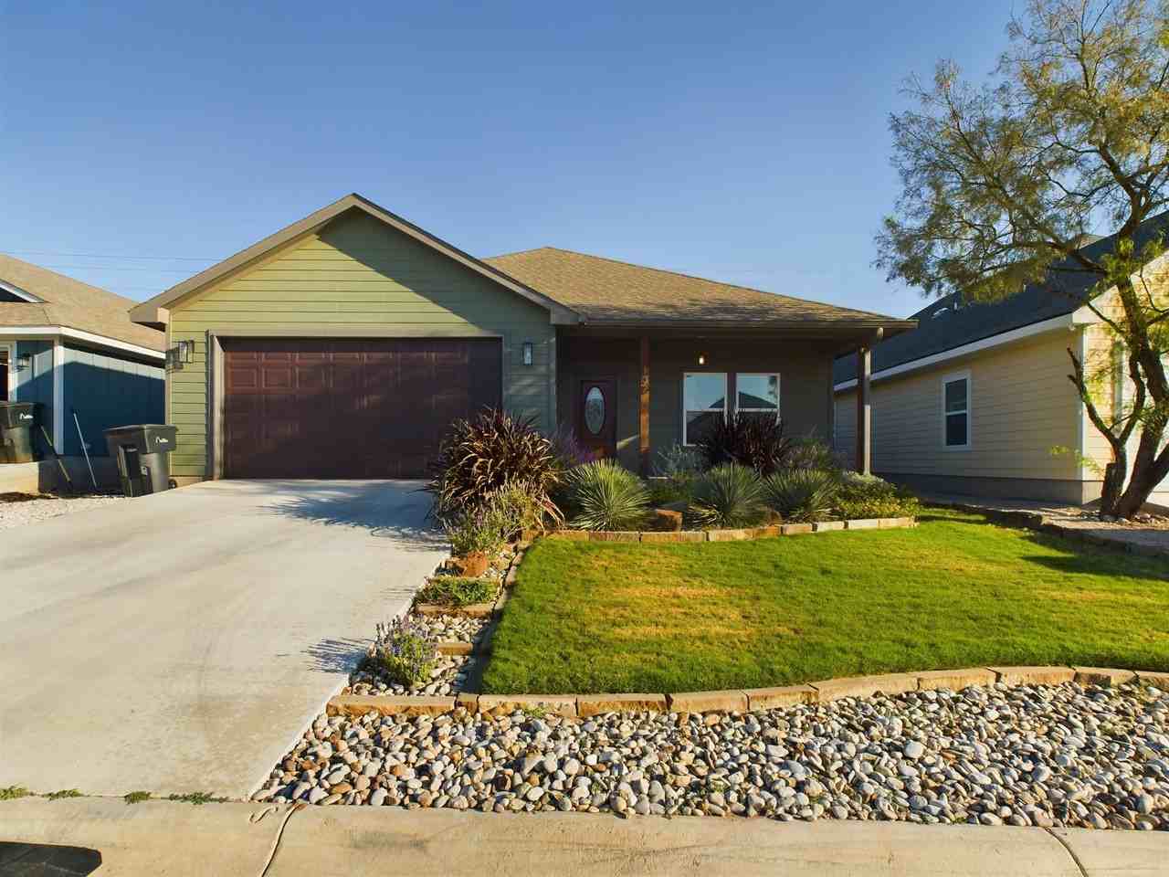 102 Feather Way - Photo 3 of 34