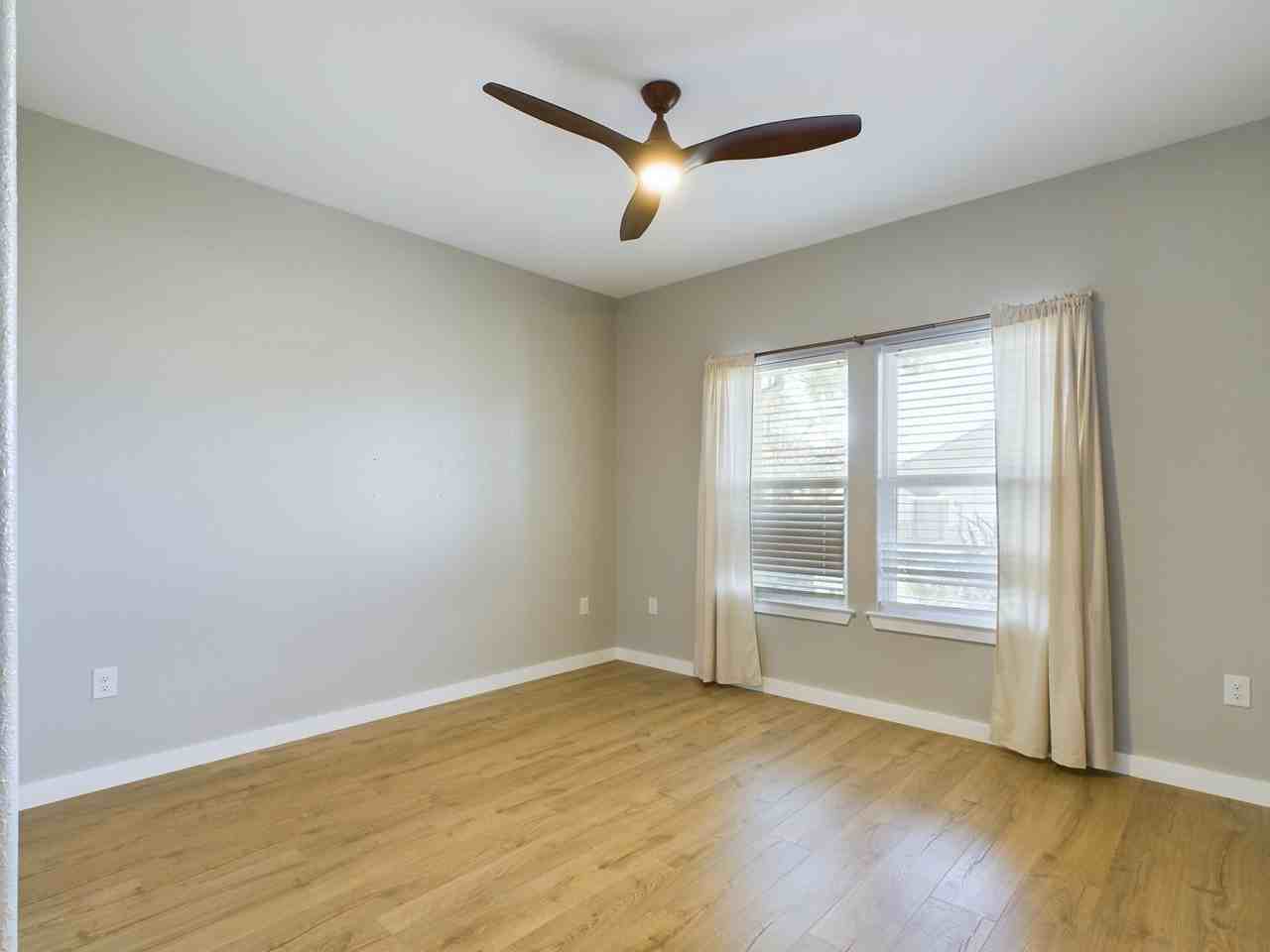 102 Feather Way - Photo 7 of 34