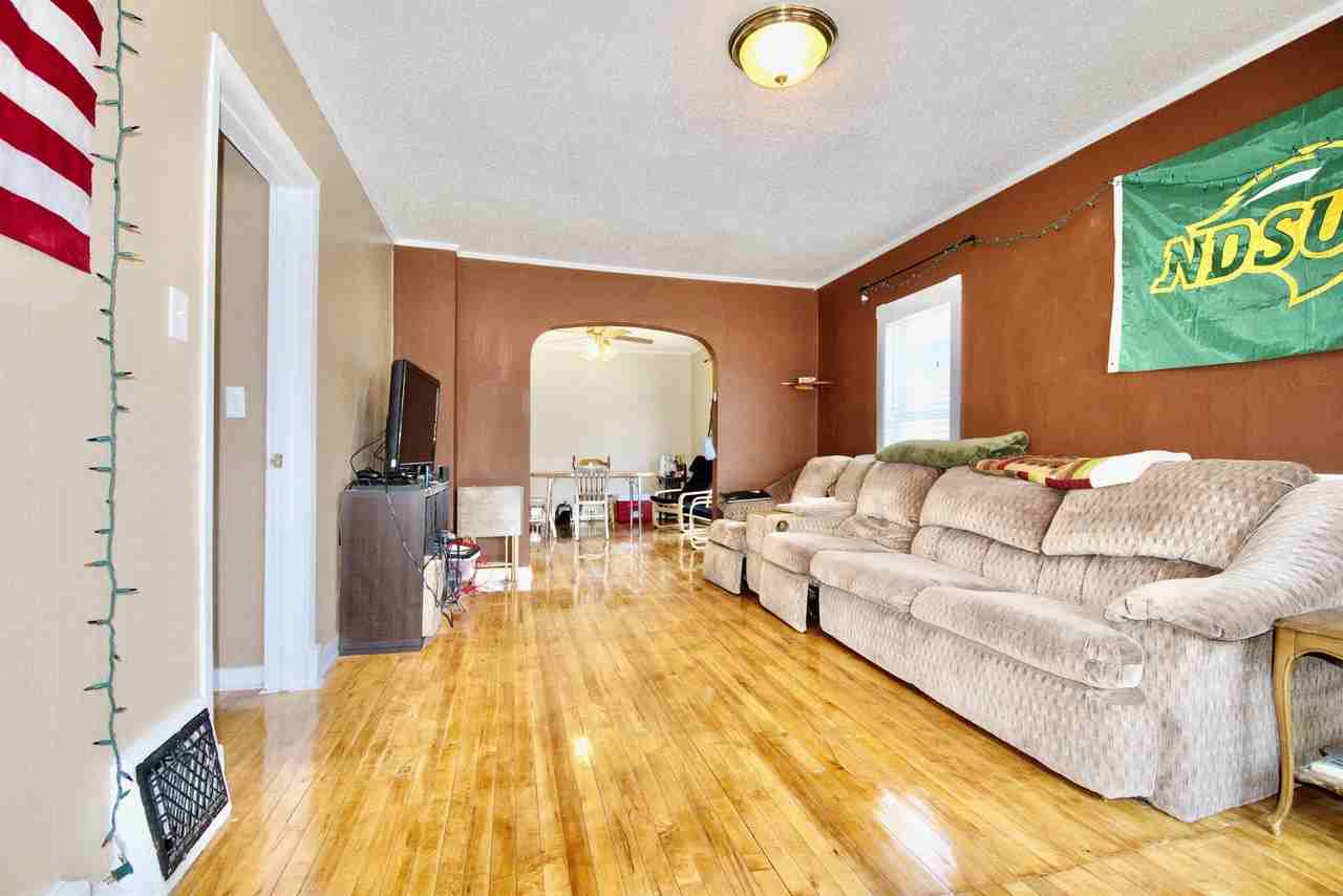 721 8th Ave N #1 - Photo 7 of 11