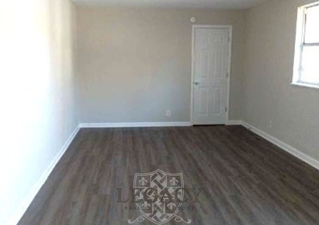 1312 Searcy St - Photo 3 of 5