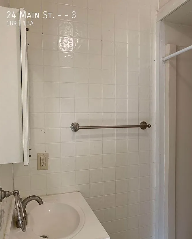 24 Main St #2 - Photo 4 of 10
