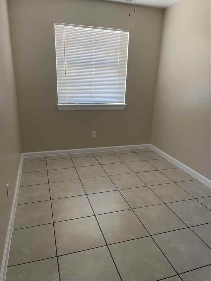 3006 E Glen Dr #3006 - Photo 5 of 7
