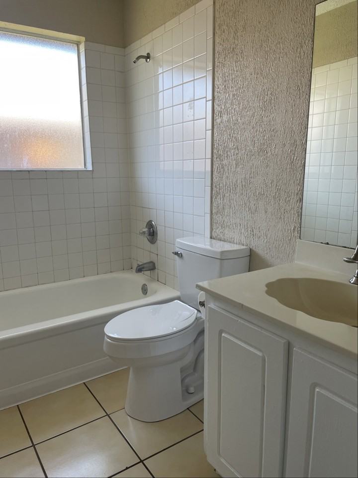 3006 E Glen Dr #3006 - Photo 6 of 7
