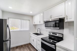 Country Squire Apartments - Photo 1 of 1