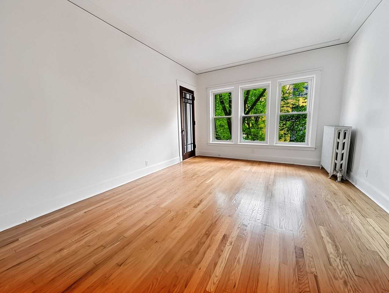 1302 W Rosemont Ave - Photo 5 of 31