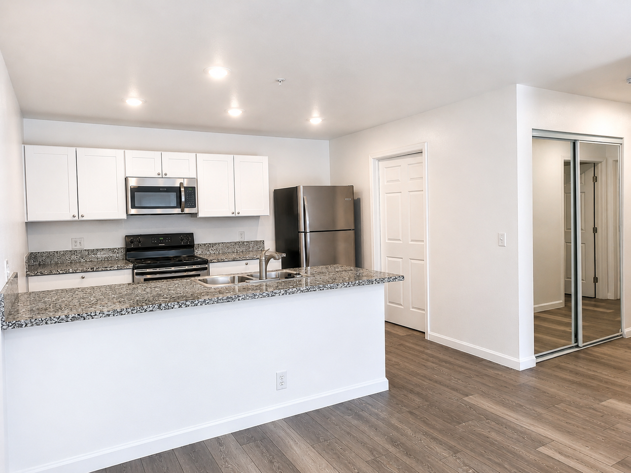 401 Linden Street - Photo 3 of 46