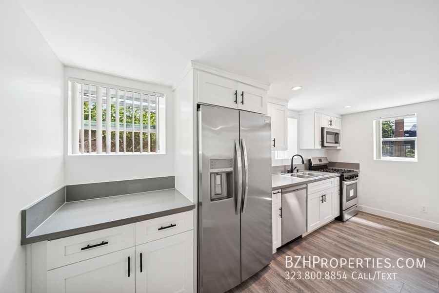 1267 Vin Scully Ave Property - Photo 3 of 7