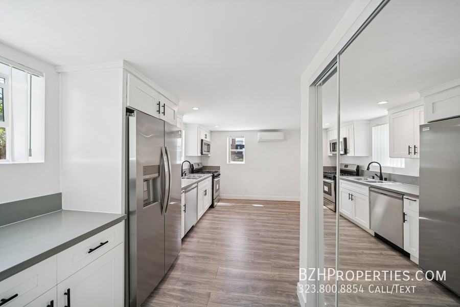 1267 Vin Scully Ave Property - Photo 4 of 7