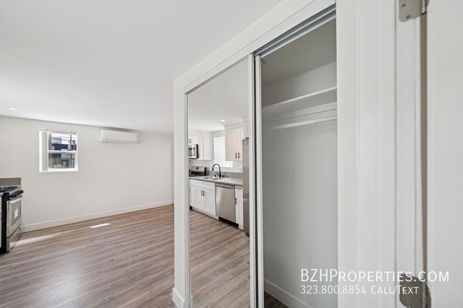 1267 Vin Scully Ave Property - Photo 5 of 7
