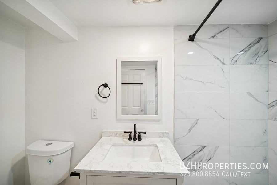 1267 Vin Scully Ave Property - Photo 7 of 7