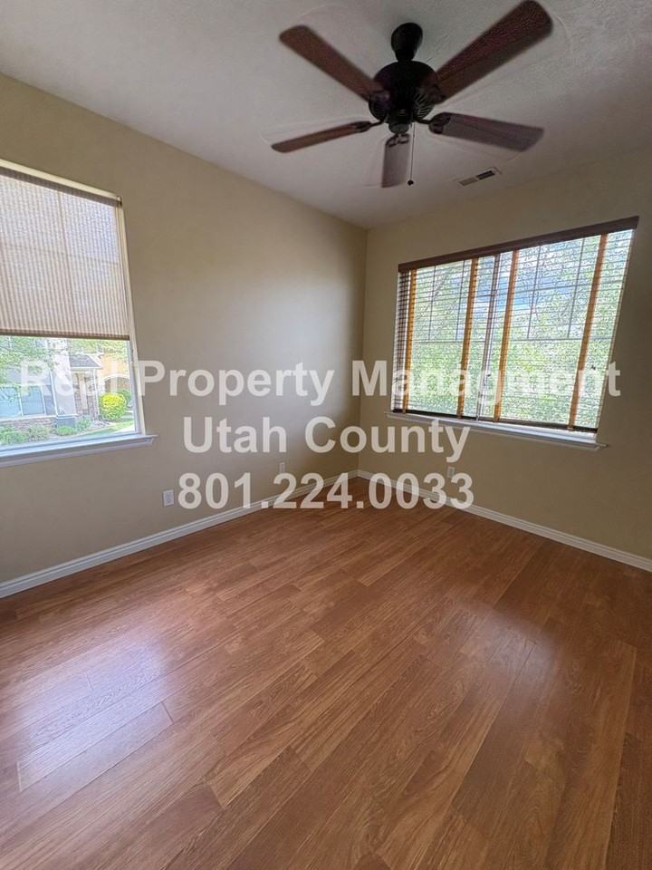 1492 W 50 N - Photo 6 of 17