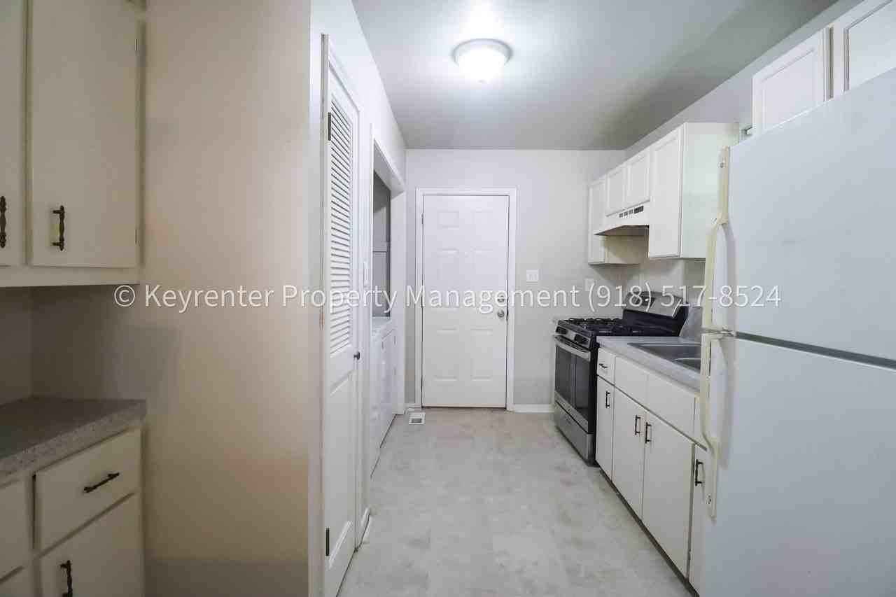 2144 N Garrison Pl - Photo 7 of 16