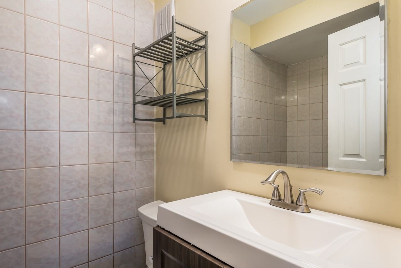 3177 W 115th St #3W - Photo 2 of 17