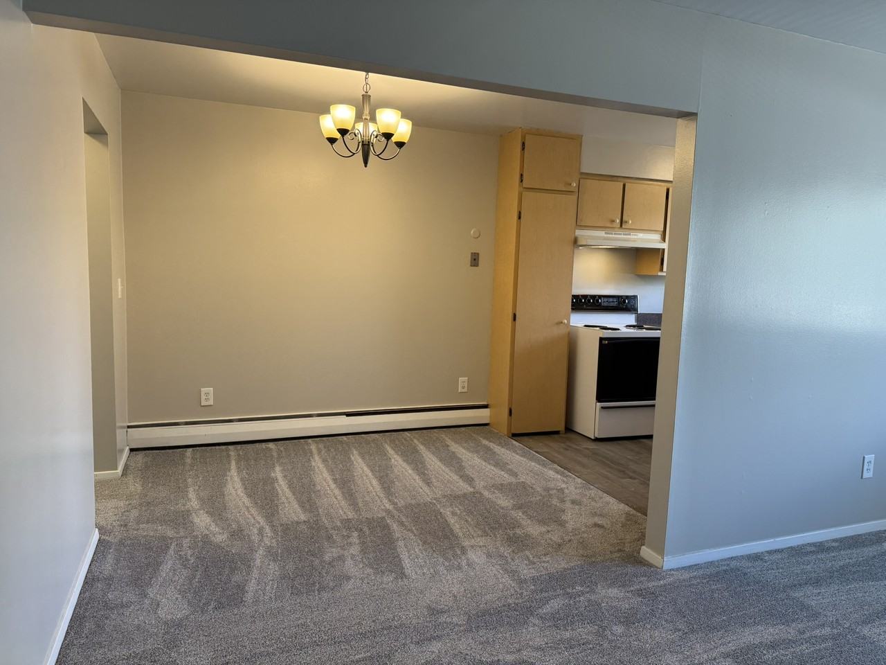 421 Parkdale Ave #B3 - Photo 4 of 15
