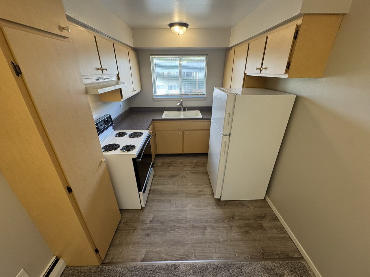 421 Parkdale Ave #B3 - Photo 6 of 15