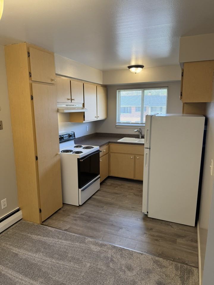 421 Parkdale Ave #B3 - Photo 7 of 15