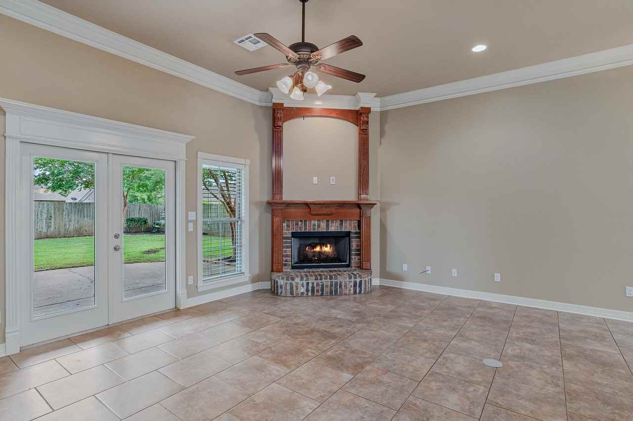 713 Saint Martin Ln #NA - Photo 3 of 20