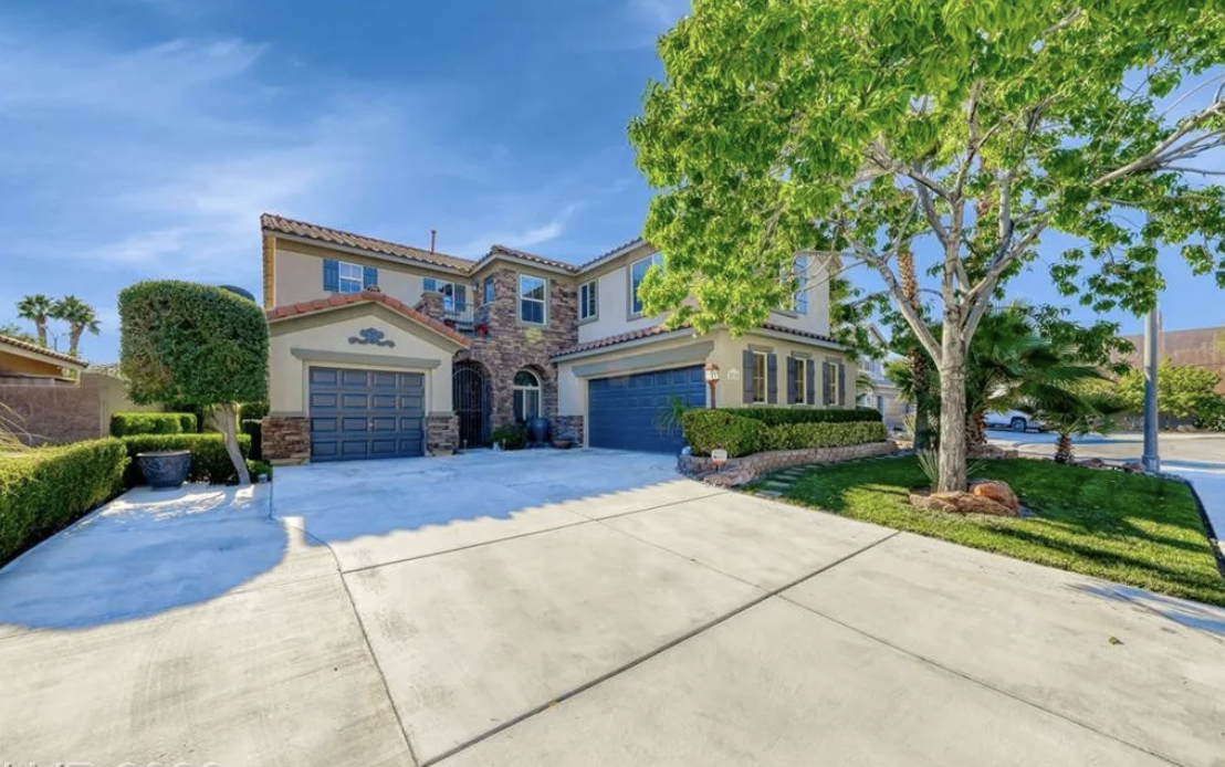 2535 Holman Cir #NA - Photo 2 of 46