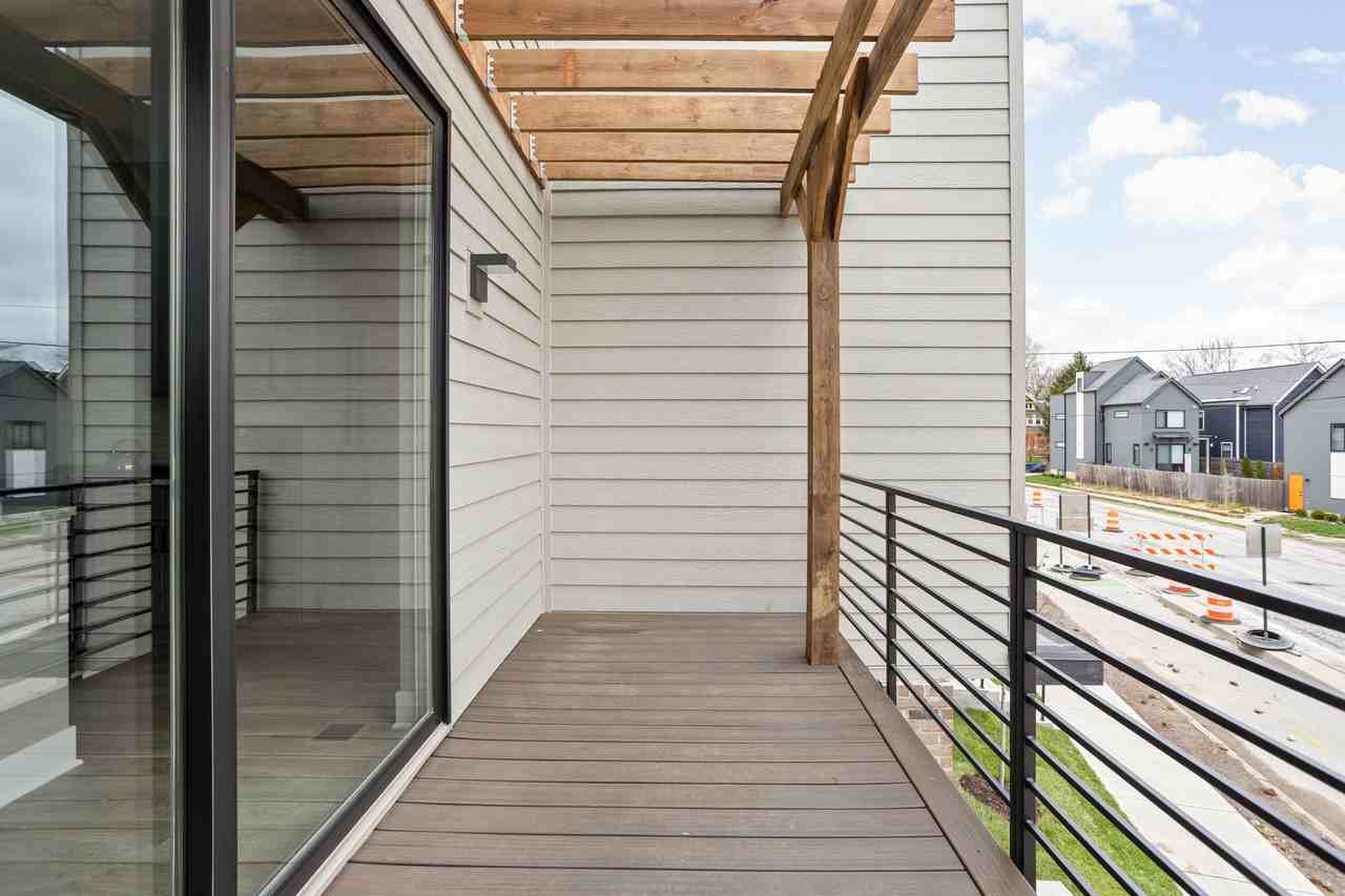 322 N Summit St #4 - Photo 6 of 41