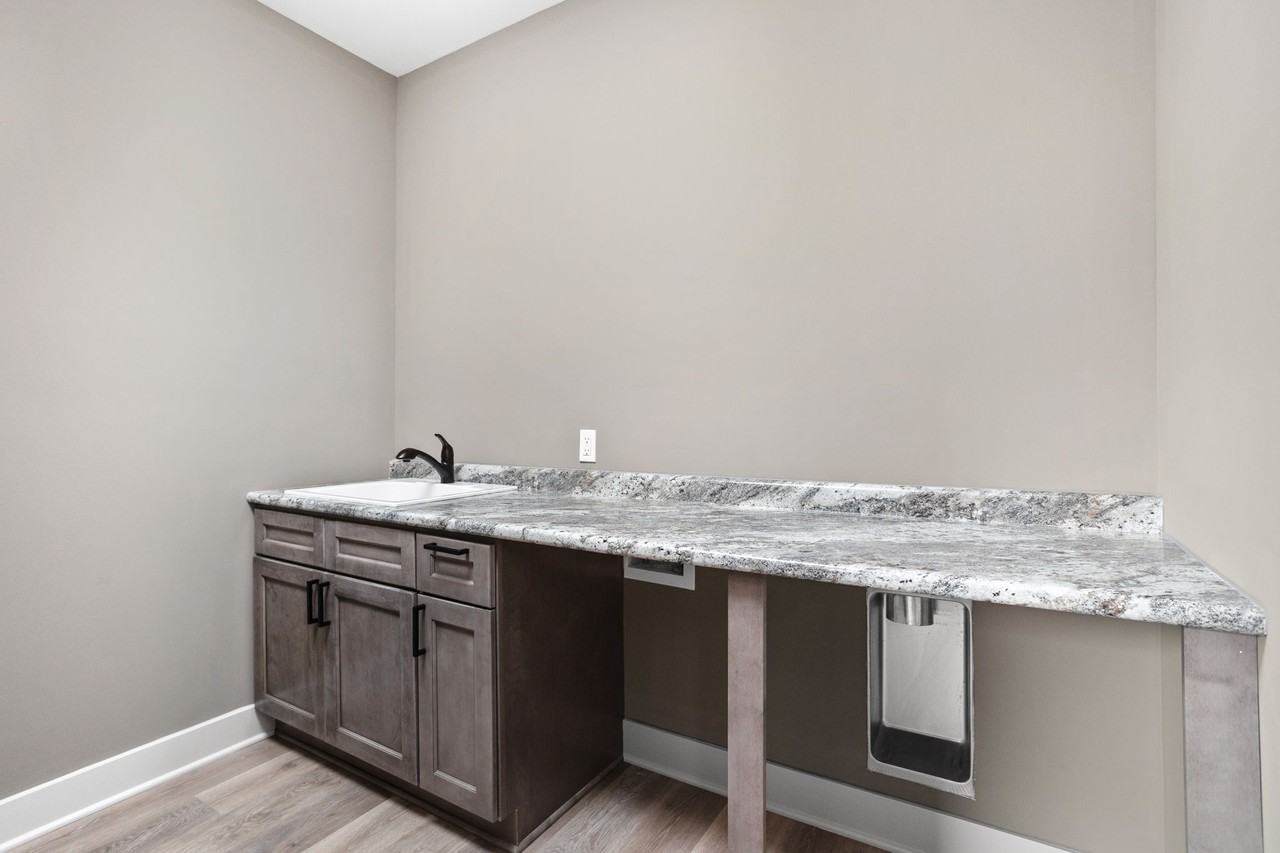 322 N Summit St #4 - Photo 7 of 41