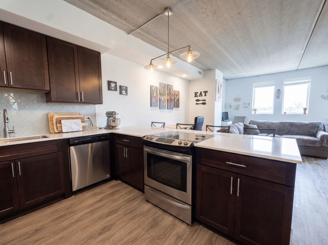 1323 W Morse Ave #709 - Photo 2 of 18