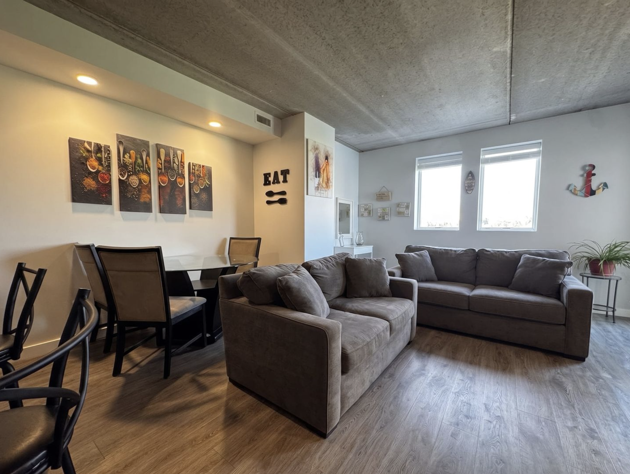1323 W Morse Ave #709 - Photo 3 of 18