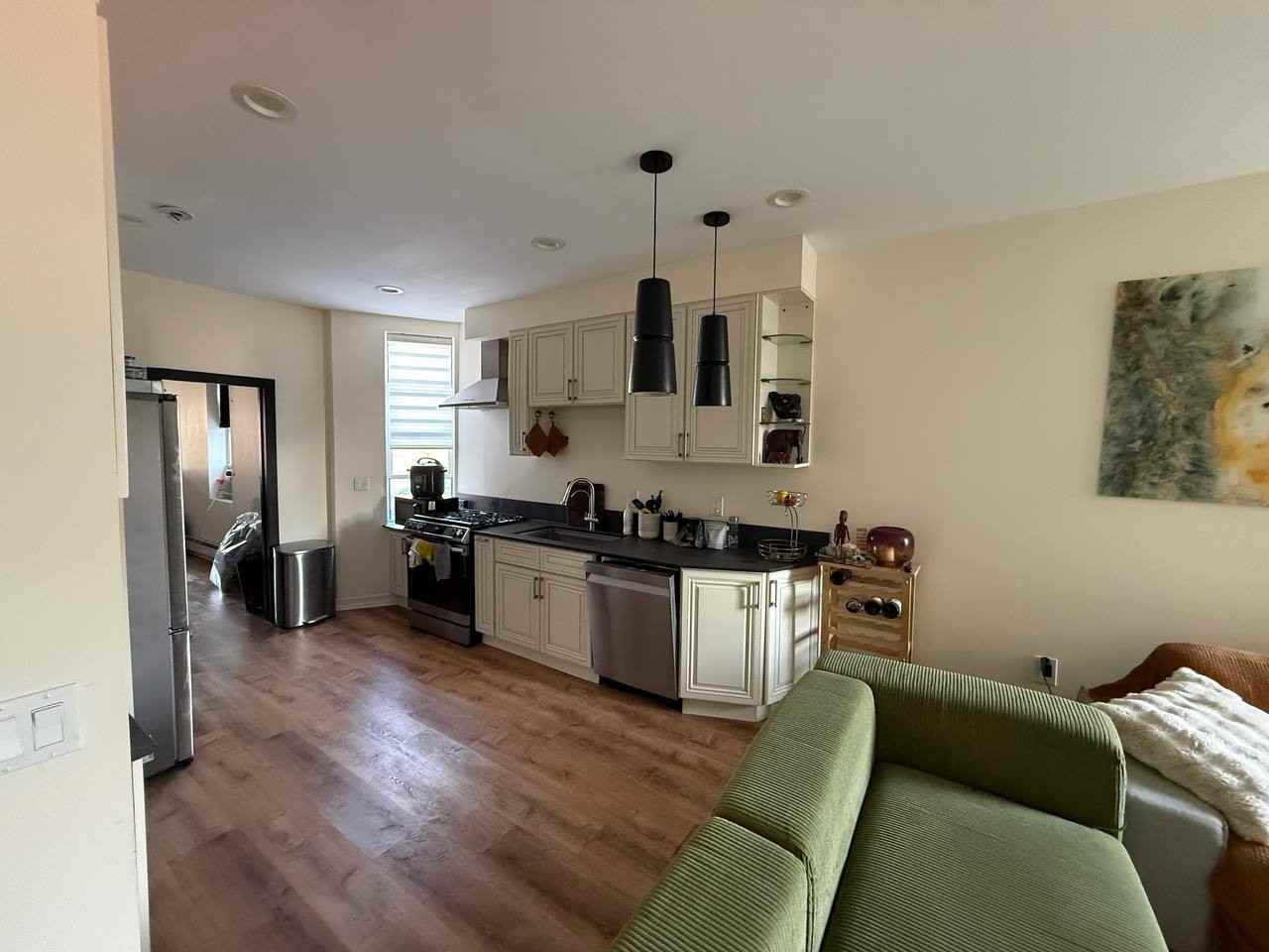 47th St #6 - Photo 2 of 12