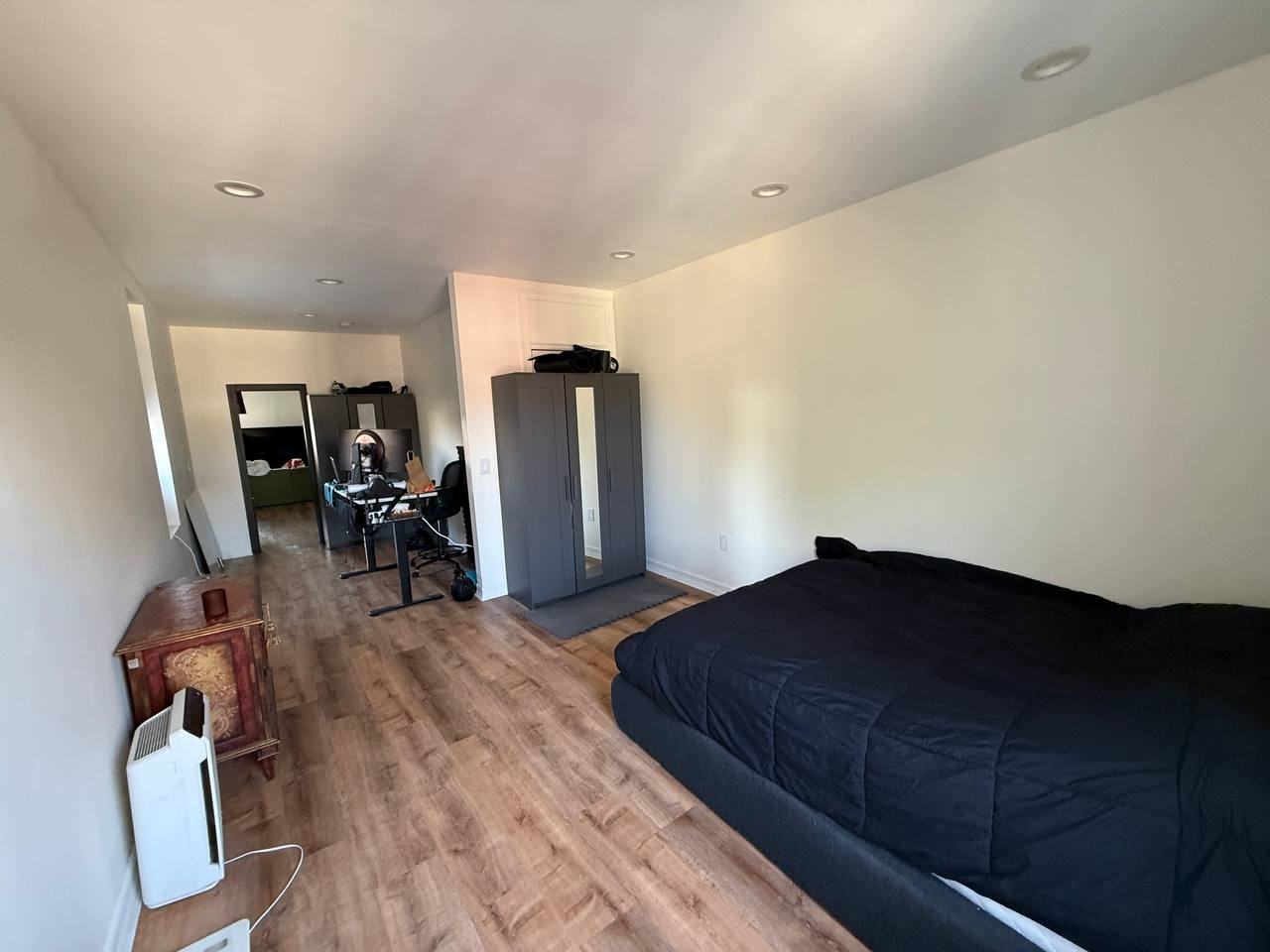 47th St #6 - Photo 3 of 12