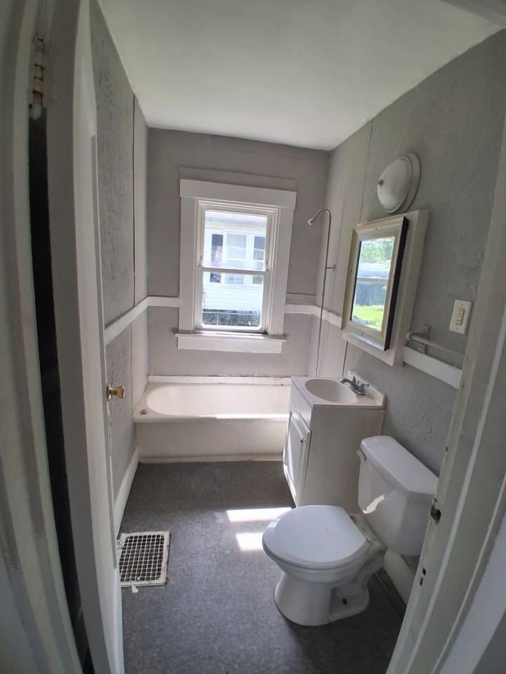 813 E Lawrence St #NA - Photo 2 of 12