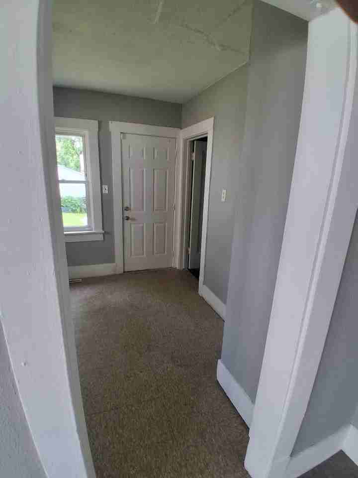 813 E Lawrence St #NA - Photo 7 of 12