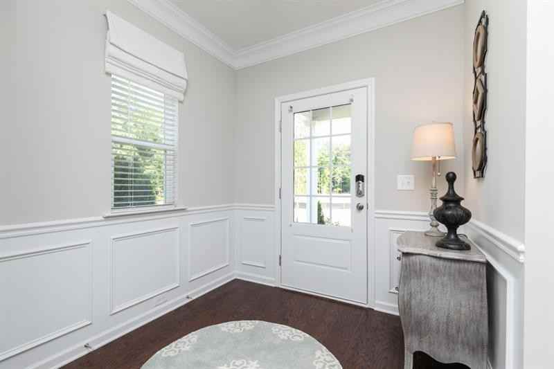 327 Braswell Ct - Photo 3 of 8