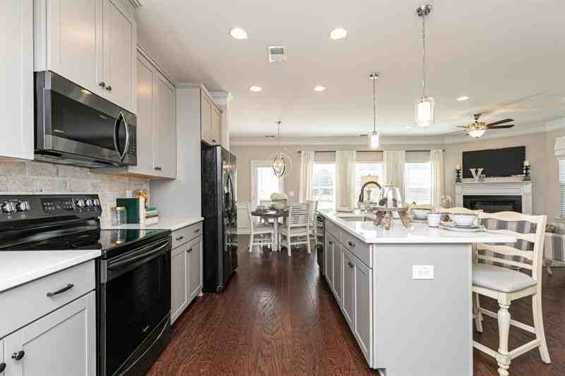 327 Braswell Ct - Photo 5 of 8