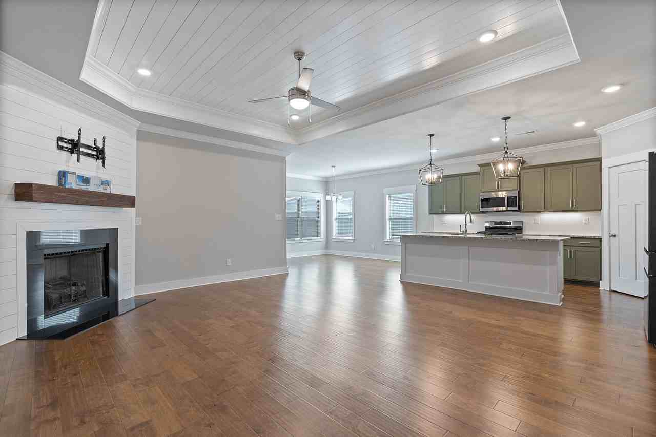 14778 Greenleaf Dr - Photo 5 of 21